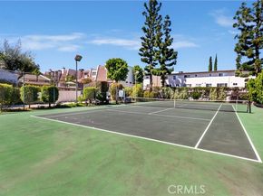 18344 Collins Street A, Tarzana (los Angeles) CA 91356