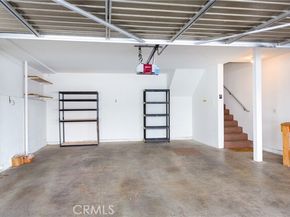 18344 Collins Street A, Tarzana (los Angeles) CA 91356