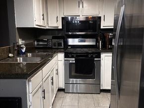 7826 Laurel Canyon 7, North Hollywood (los Angeles) CA 91605