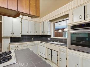 10136 Mcbroom, Sunland (los Angeles) CA 91040