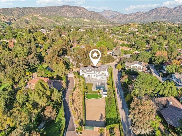 10511 Mary Bell Avenue, Burbank CA 91040