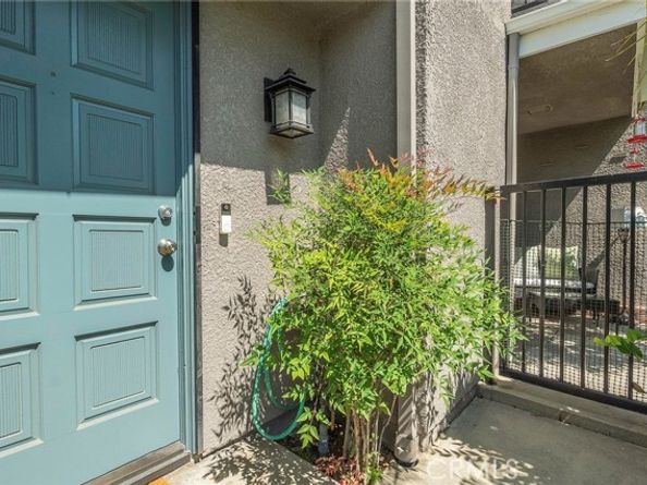 23549 Victory Blvd. 21, West Hills (los Angeles) CA 91307