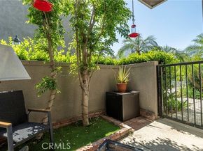 23549 Victory Blvd. 21, West Hills (los Angeles) CA 91307