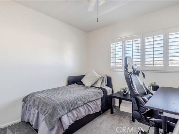 23549 Victory Blvd. 21, West Hills (los Angeles) CA 91307