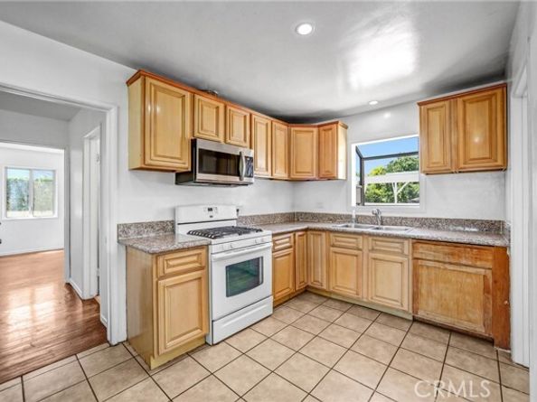 6225 Langdon Avenue, Van Nuys (los Angeles) CA 91411
