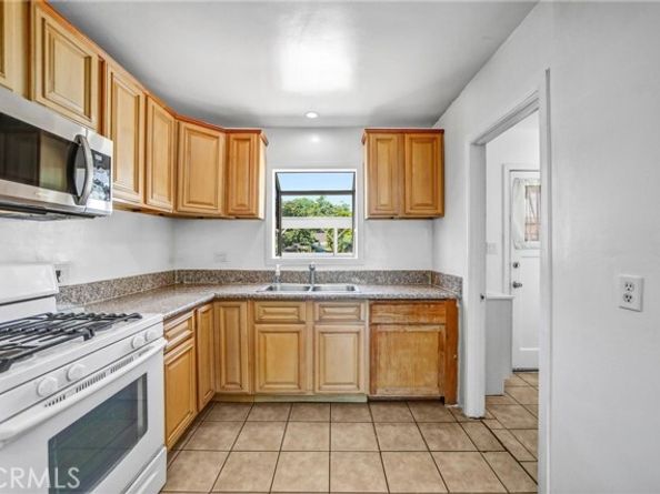 6225 Langdon Avenue, Van Nuys (los Angeles) CA 91411