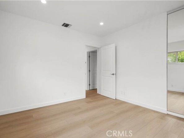 8331 Sharp Avenue, Sun Valley (los Angeles) CA 91352
