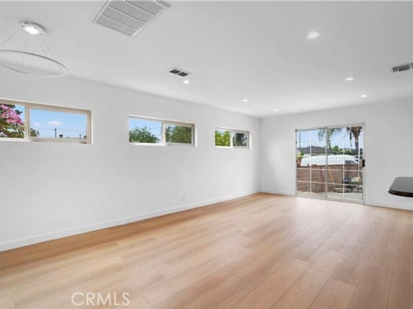 8331 Sharp Avenue, Sun Valley (los Angeles) CA 91352