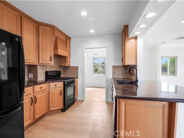 8331 Sharp Avenue, Sun Valley (los Angeles) CA 91352