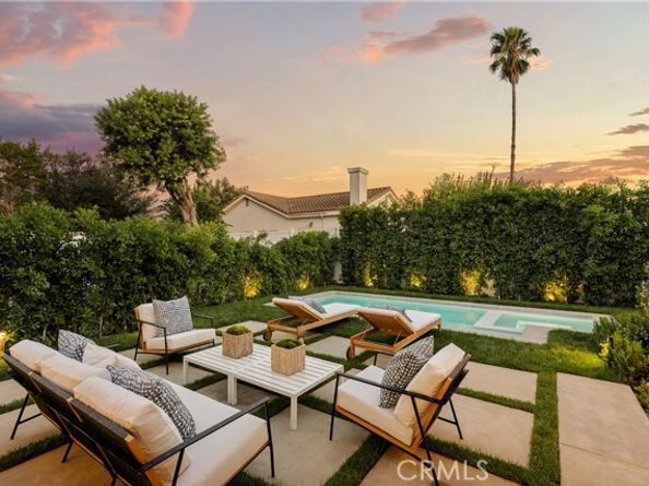 17462 Bullock Street, Encino (los Angeles) CA 91316