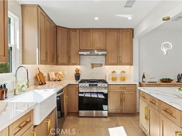 18729 Sunburst Street, Northridge (los Angeles) CA 91324