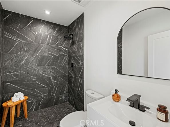 18729 Sunburst Street, Northridge (los Angeles) CA 91324