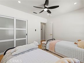 18729 Sunburst Street, Northridge (los Angeles) CA 91324