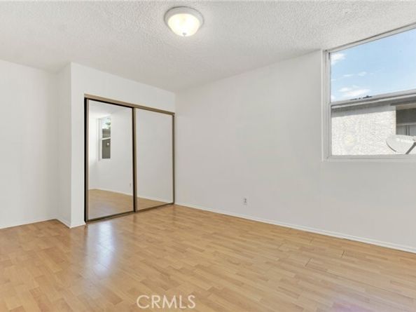 18620 Hatteras Street 281, Tarzana (los Angeles) CA 91356