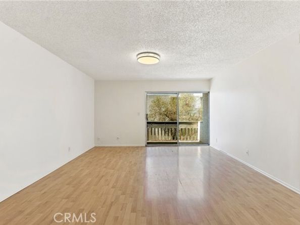 18620 Hatteras Street 281, Tarzana (los Angeles) CA 91356