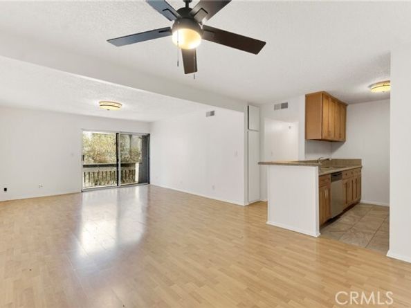 18620 Hatteras Street 281, Tarzana (los Angeles) CA 91356