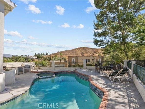 4715 Burgundy Road, Woodland Hills (los Angeles) CA 91364