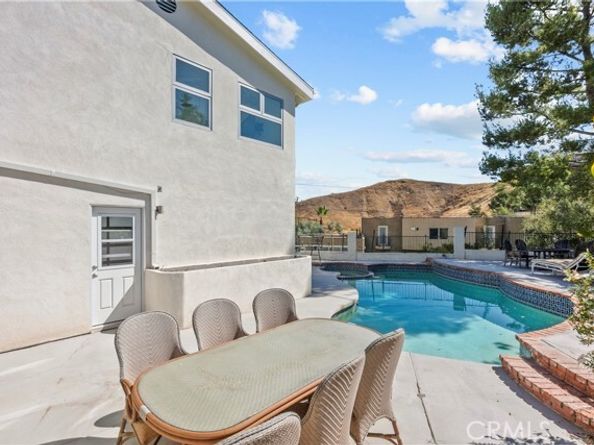 4715 Burgundy Road, Woodland Hills (los Angeles) CA 91364