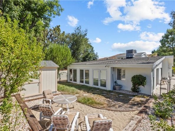 4715 Burgundy Road, Woodland Hills (los Angeles) CA 91364