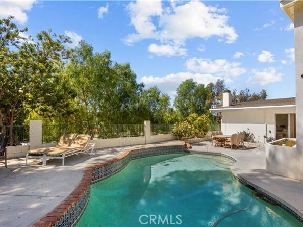 4715 Burgundy Road, Woodland Hills (los Angeles) CA 91364
