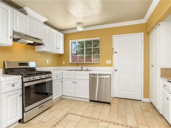 11863 Vanport Avenue, Sylmar (los Angeles) CA 91342