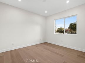 9076 Lev Avenue, Arleta (los Angeles) CA 91331