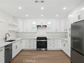 9076 Lev Avenue, Arleta (los Angeles) CA 91331