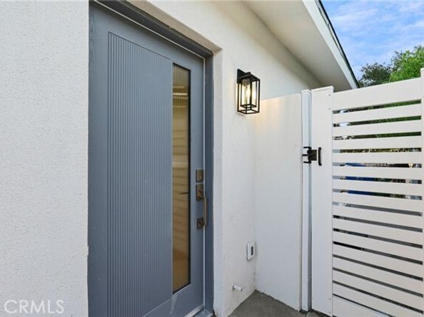9076 Lev Avenue, Arleta (los Angeles) CA 91331