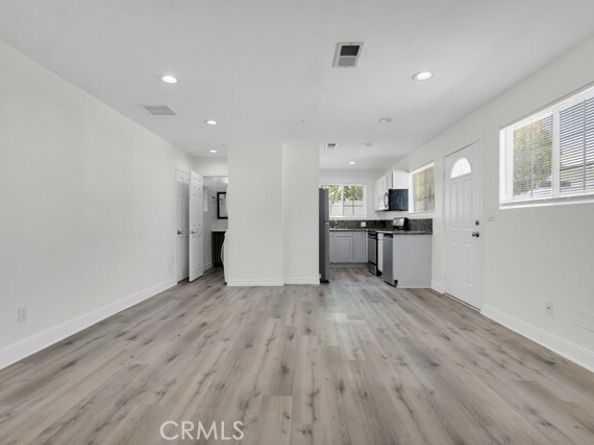 5434 Sylvia Avenue, Tarzana (los Angeles) CA 91356