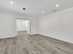 5434 Sylvia Avenue, Tarzana (los Angeles) CA 91356