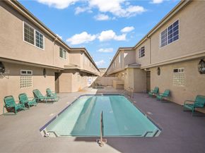 18347 Saticoy Street 37, Reseda (los Angeles) CA 91335