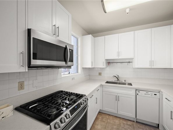 18347 Saticoy Street 37, Reseda (los Angeles) CA 91335