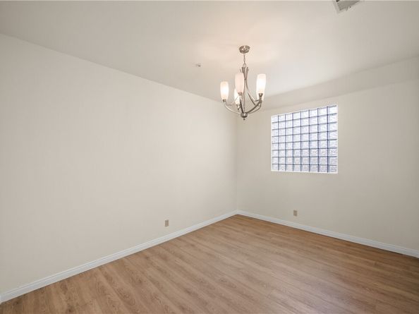 18347 Saticoy Street 37, Reseda (los Angeles) CA 91335