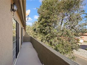 18347 Saticoy Street 37, Reseda (los Angeles) CA 91335