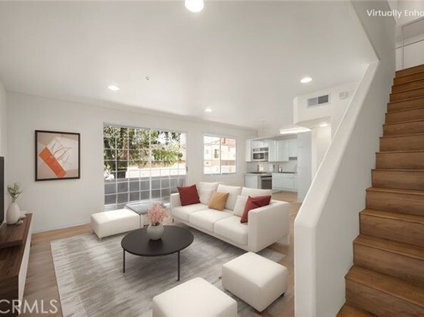 18347 Saticoy Street 37, Reseda (los Angeles) CA 91335
