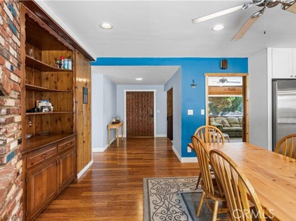 11223 White Oak Avenue, Granada Hills (los Angeles) CA 91344