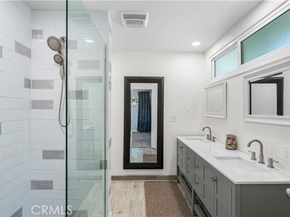 11223 White Oak Avenue, Granada Hills (los Angeles) CA 91344