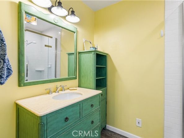 11223 White Oak Avenue, Granada Hills (los Angeles) CA 91344