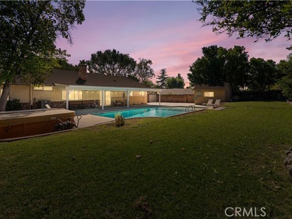 11223 White Oak Avenue, Granada Hills (los Angeles) CA 91344