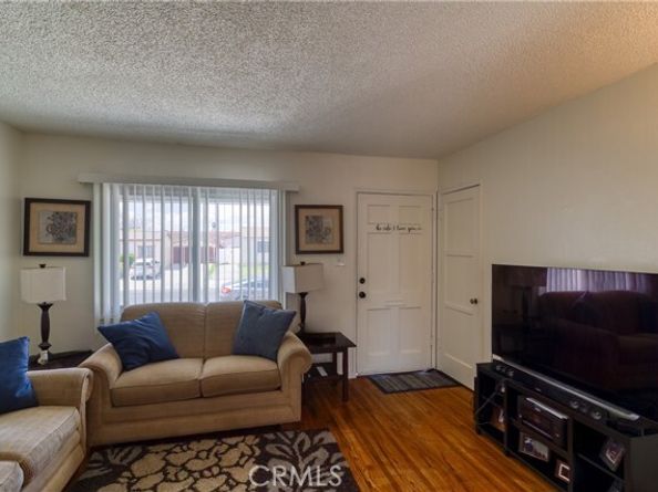 8406 Lennox Avenue, Panorama City (los Angeles) CA 91402
