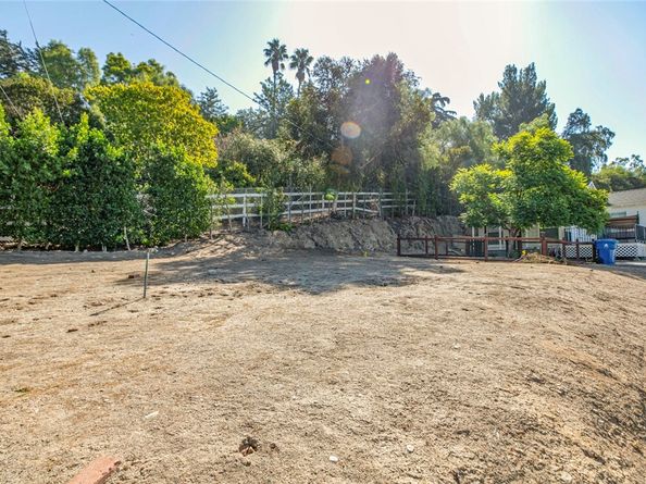 9442 Hillrose, Burbank CA 91040