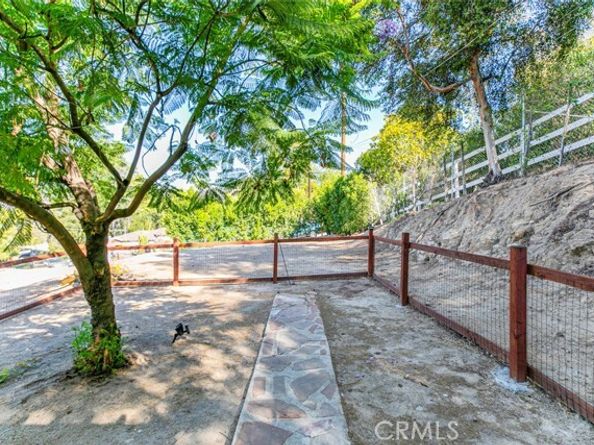 9442 Hillrose, Burbank CA 91040