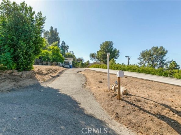 9442 Hillrose, Burbank CA 91040