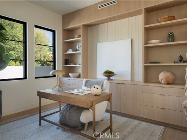 23416 Califa Street, Woodland Hills (los Angeles) CA 91367