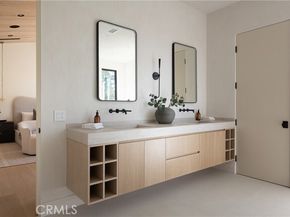 23416 Califa Street, Woodland Hills (los Angeles) CA 91367