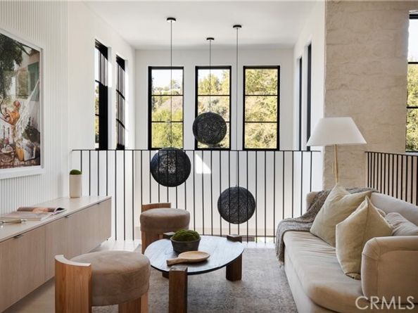 23416 Califa Street, Woodland Hills (los Angeles) CA 91367