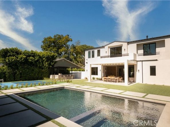 23416 Califa Street, Woodland Hills (los Angeles) CA 91367