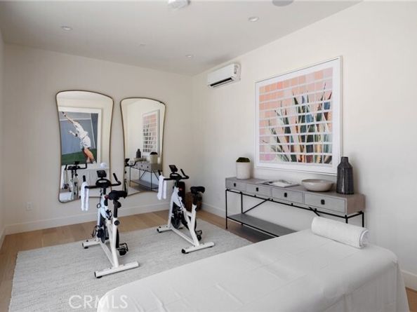 23416 Califa Street, Woodland Hills (los Angeles) CA 91367