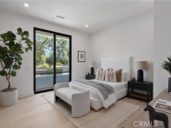 23416 Califa Street, Woodland Hills (los Angeles) CA 91367