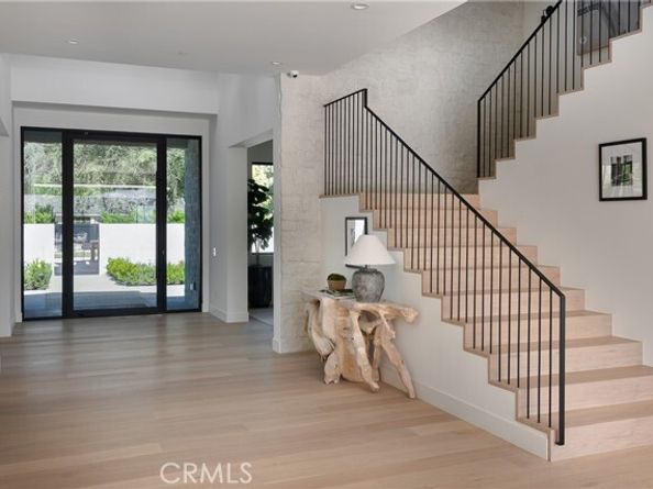 23416 Califa Street, Woodland Hills (los Angeles) CA 91367